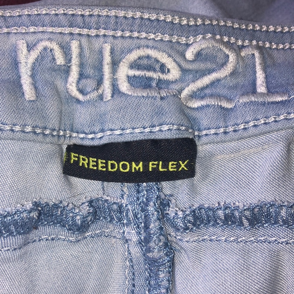 Rue21 light wash freedom flex high waisted jeggings
